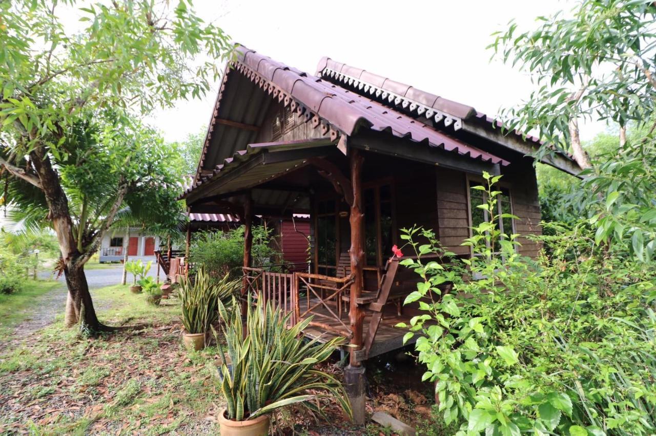 Suchanaree@Laemngop Trat Exterior photo