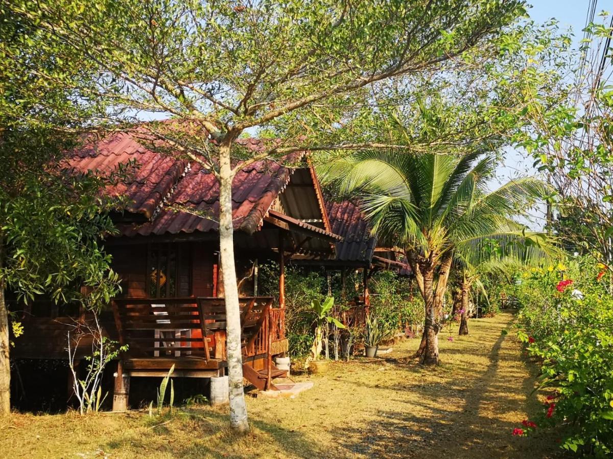 Suchanaree@Laemngop Trat Exterior photo