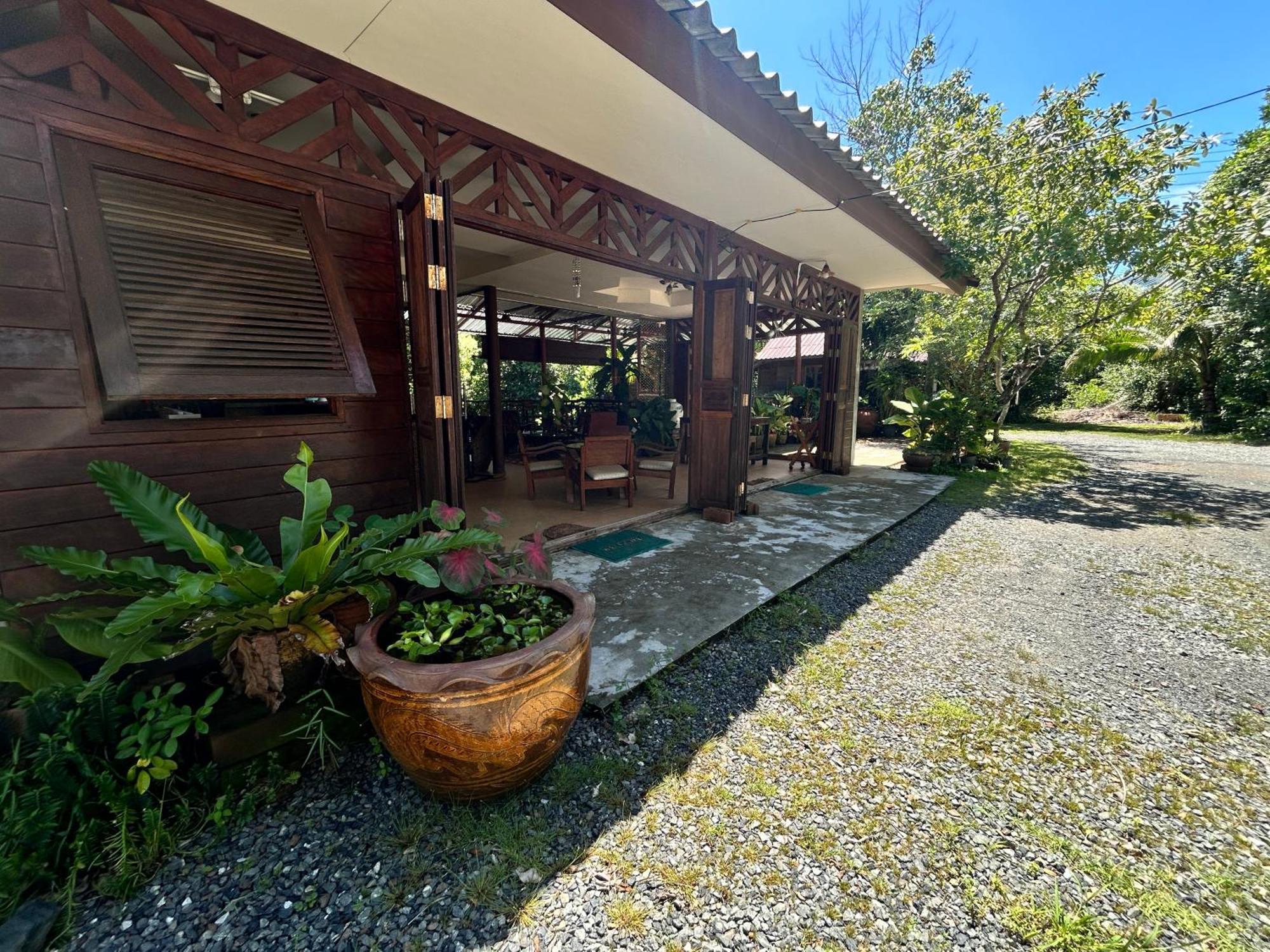 Suchanaree@Laemngop Trat Exterior photo